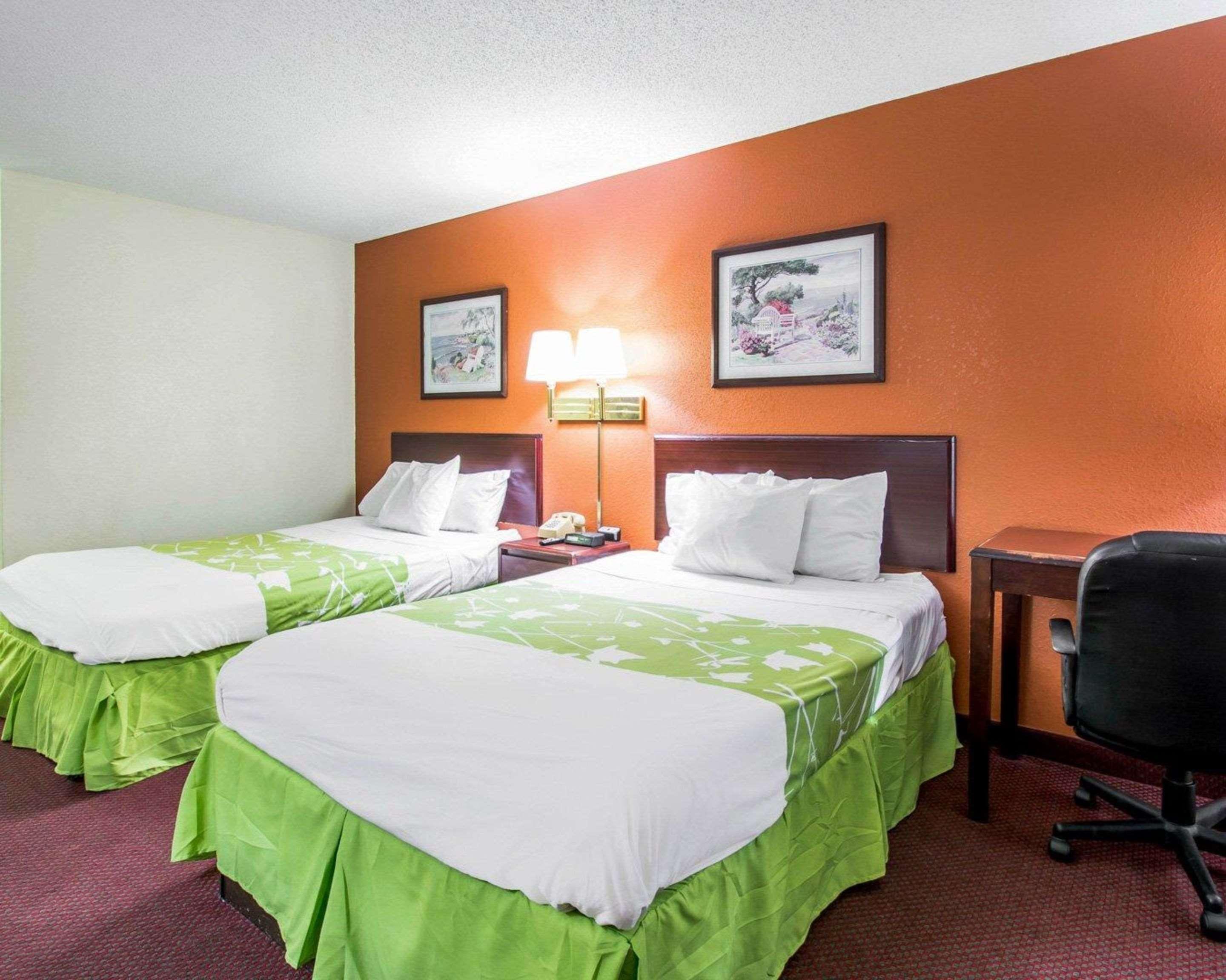 Econo Lodge Dothan Eksteriør bilde