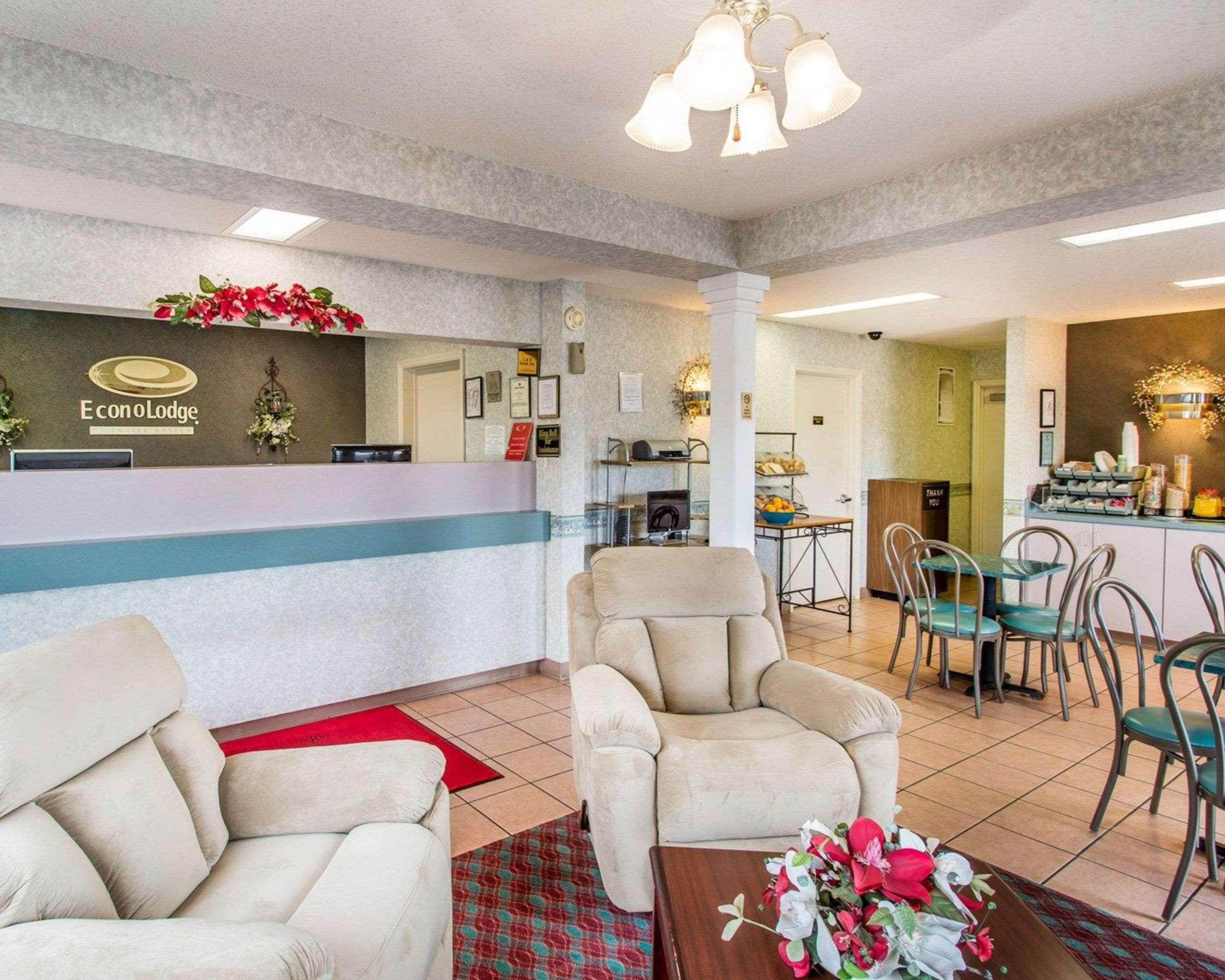 Econo Lodge Dothan Eksteriør bilde