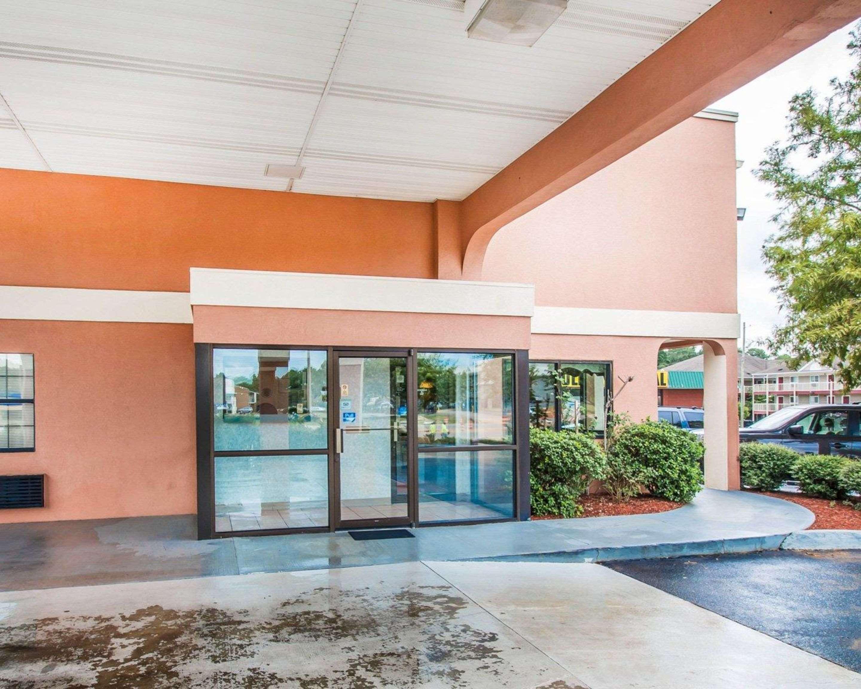 Econo Lodge Dothan Eksteriør bilde