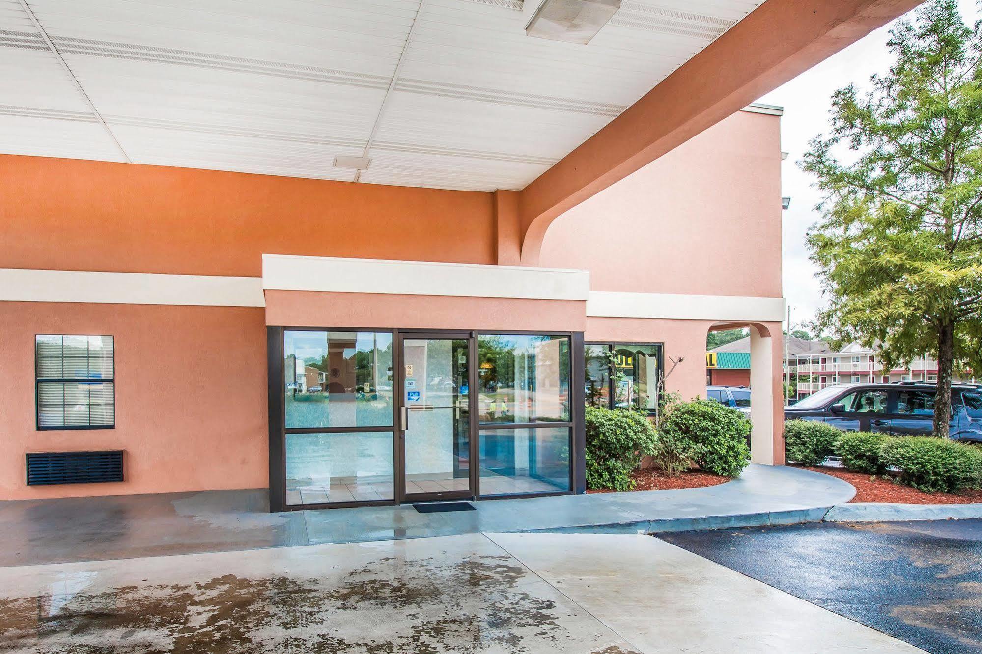 Econo Lodge Dothan Eksteriør bilde